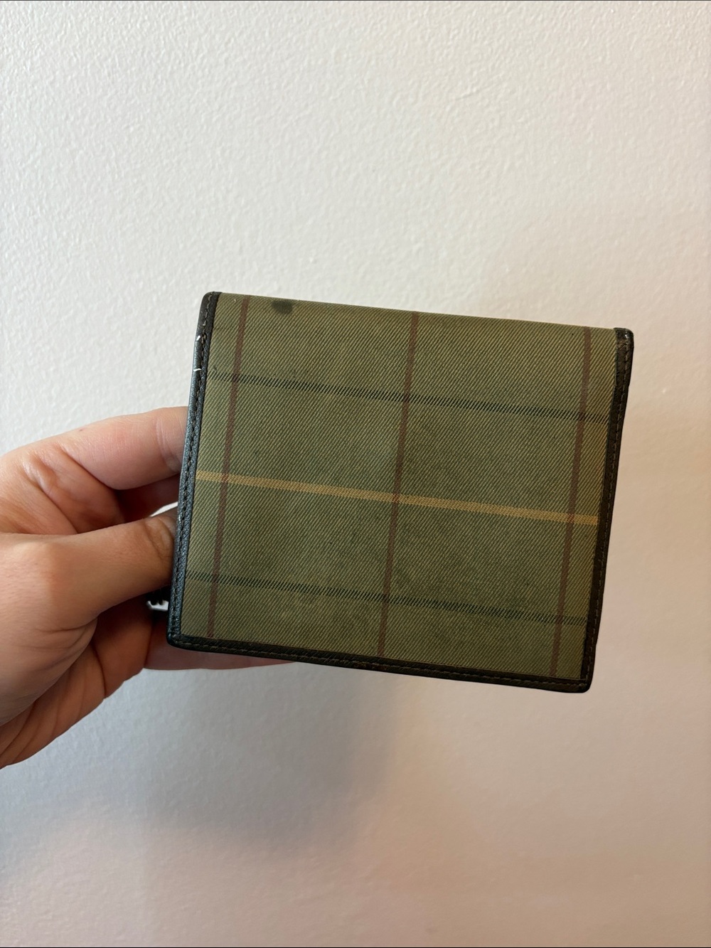 Burberry’s✨ Olive Green Plaid Canvas Bifold Wallet with Brown Trim w/COA - Picture 4 of 9